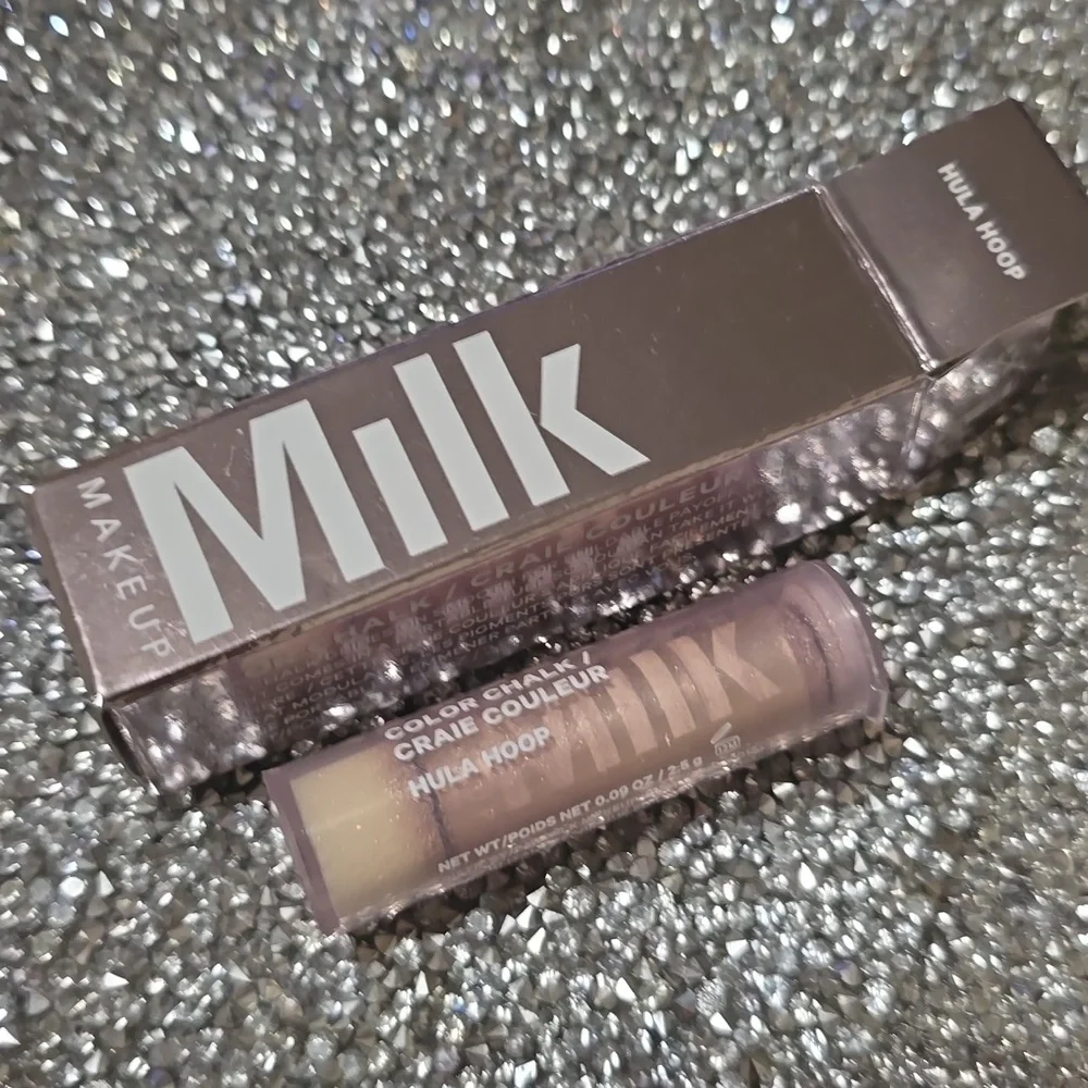 ❇️🧚‍♀️HULA HOOP Milk Makeup Color Chalk NWT